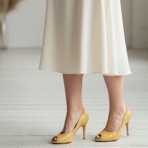 KATE‎ SPADE PATENT LEATHER YELLOW WOMEN'S PEEP TOE HEELS SZ 7.5B